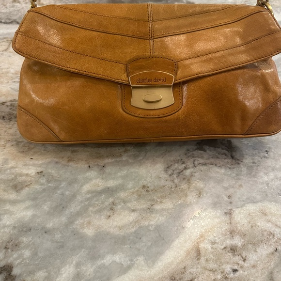 Beautiful leather camel EUC Charles David bag - Picture 4 of 7